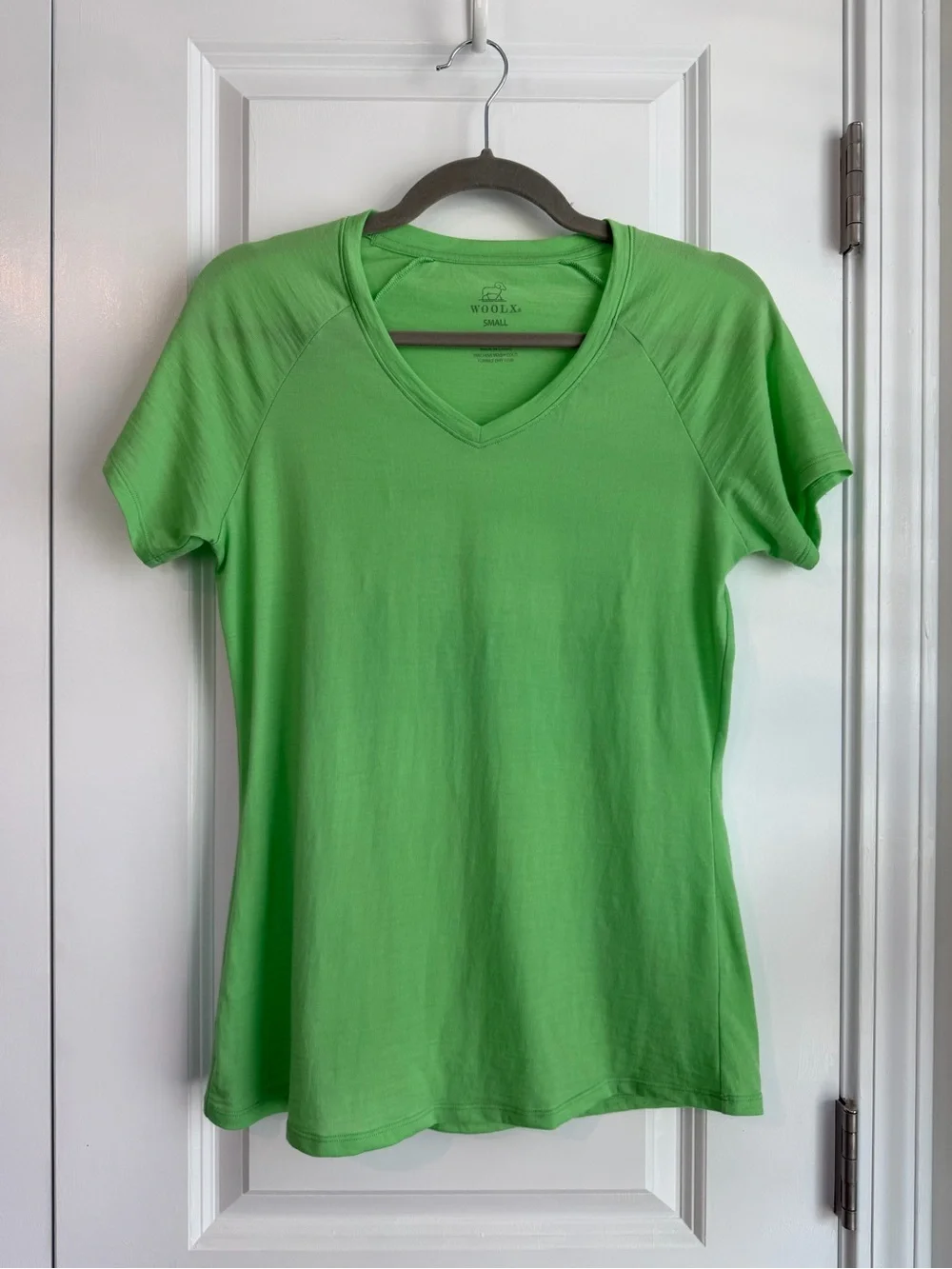 WOOLX Women’s MIA V Neck Short Sleeve Tee Lime Green Size Small - Picture 1 of 7